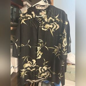 Tommy Bahama 100% Silk Shirt Mens XL Black Floral Hawaiian Camp Button Up